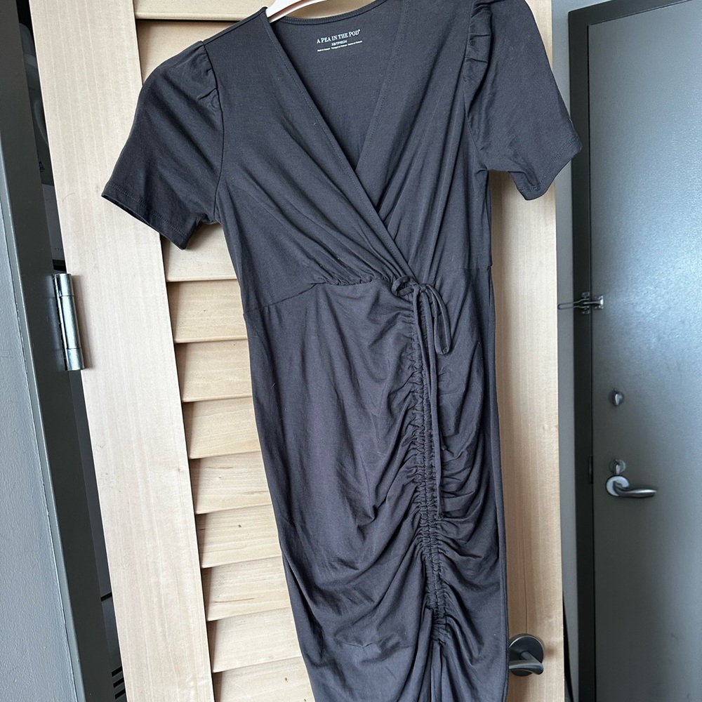 A pea in the pod grey ruched maternity dress XS